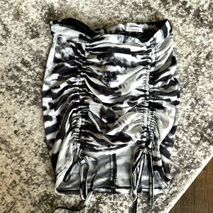 Cute summer gray and white  skirt, can be used to swim cover up as well